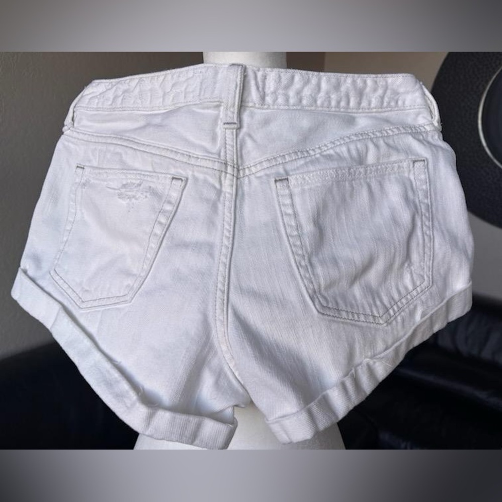 FREE PEOPLE ROMEO distressed shorts
WORN 1X bought another size for me.
Size 28 - Picture 6 of 9